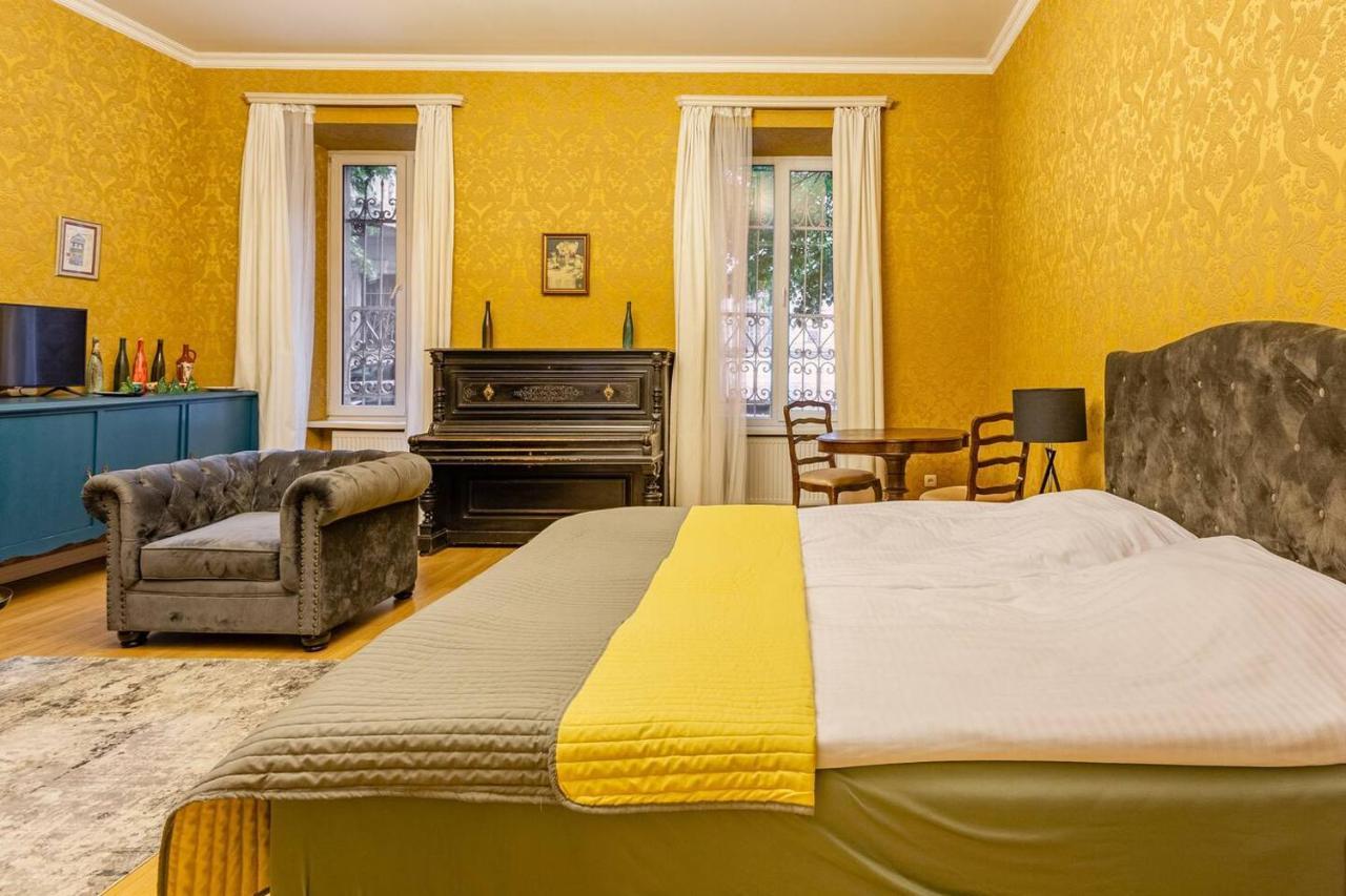 Old Piano Apartment Tbilisi Zewnętrze zdjęcie